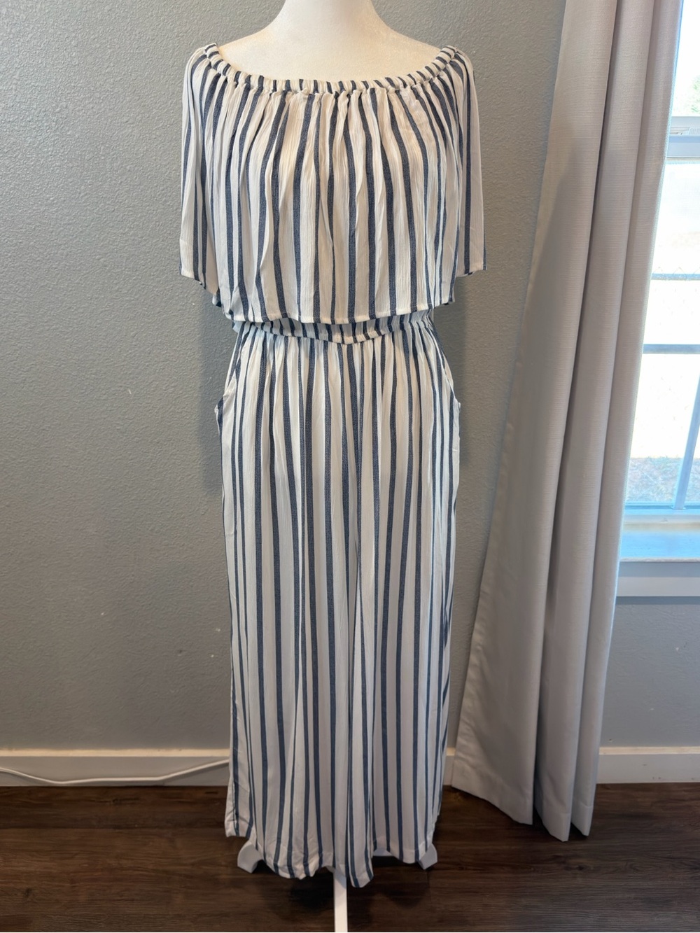 Mud Pie NWT striped off the shoulder romper - jumpsuit women's M